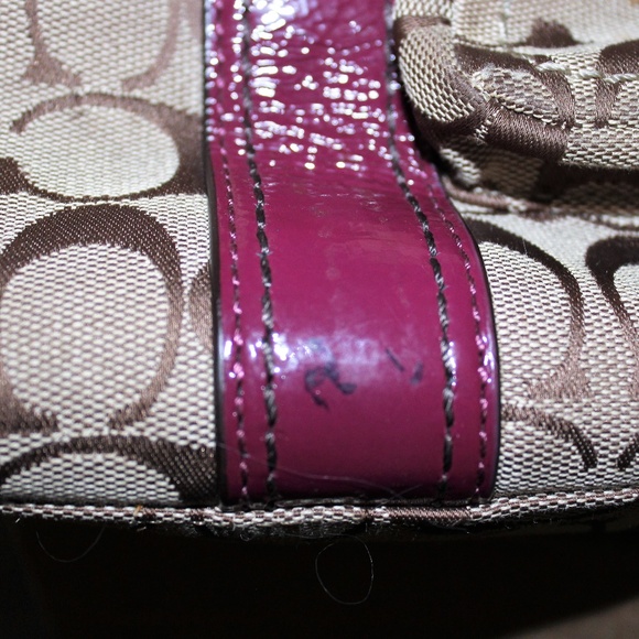 🌺🌺Host Pick 11/9!!!  Gorgeous Coach Logo fabric & Fushia leather Tote - Picture 9 of 16